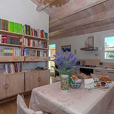 La Casa Del Pittore Bed & Breakfast Olbia