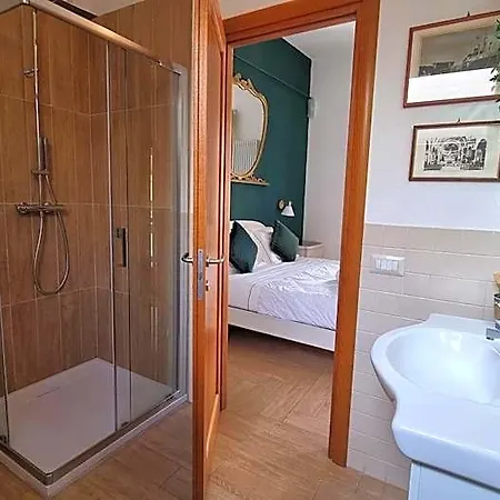 La Casa Del Pittore Bed & Breakfast Olbia